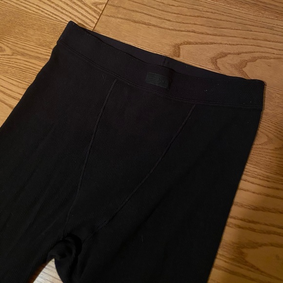 SOLD- Skims cotton legging - Picture 3 of 3